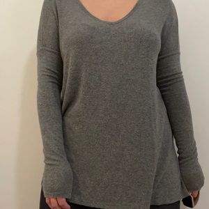 Fine grey long sleeve from Garage 🤍